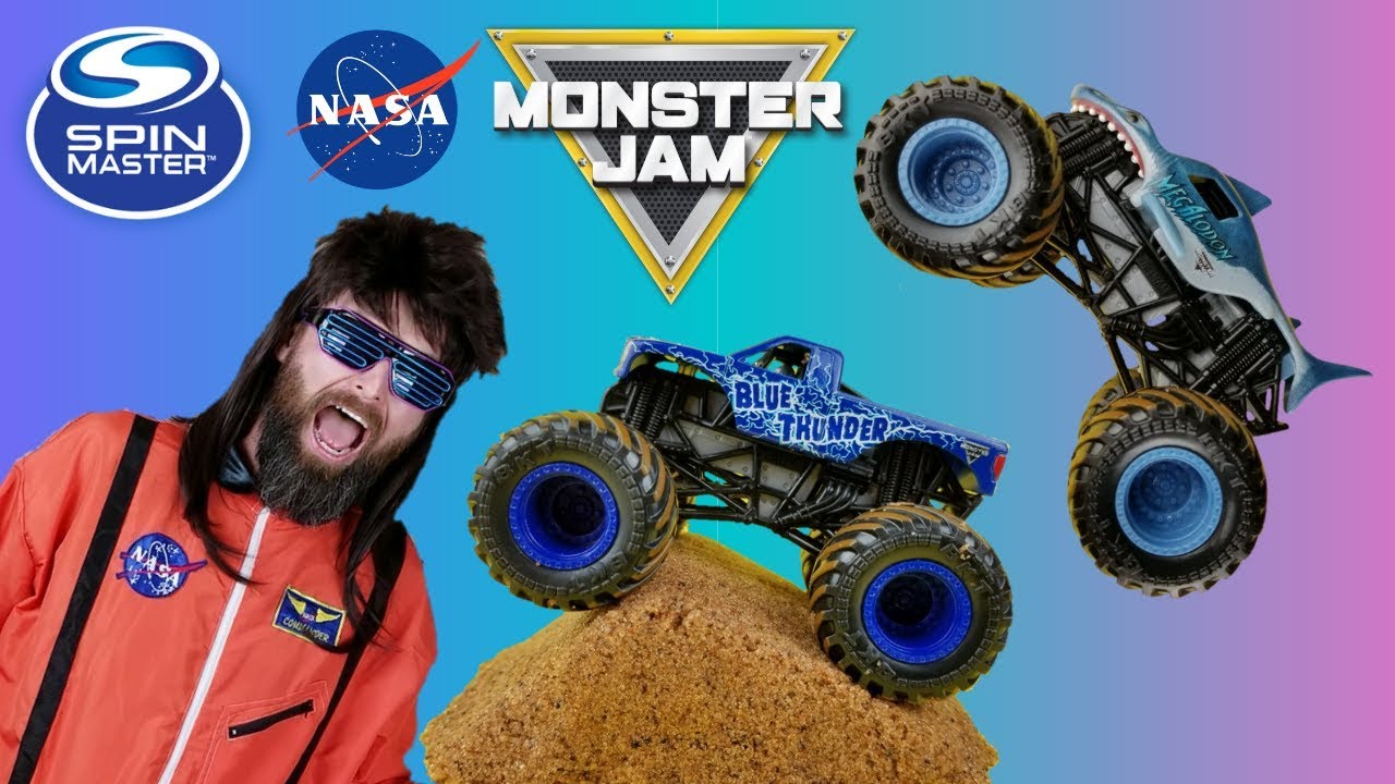 MONSTER JAM MONSTER TRUCKS SPIN MASTER PLAYSET KINETIC SAND NEW for 2019