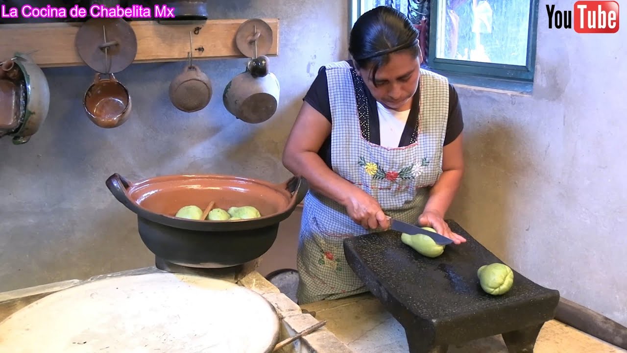 Hoy preparé deliciosos chayotes rellenos con queso Oaxaca y capeados @LacocinadeChabelitaMx