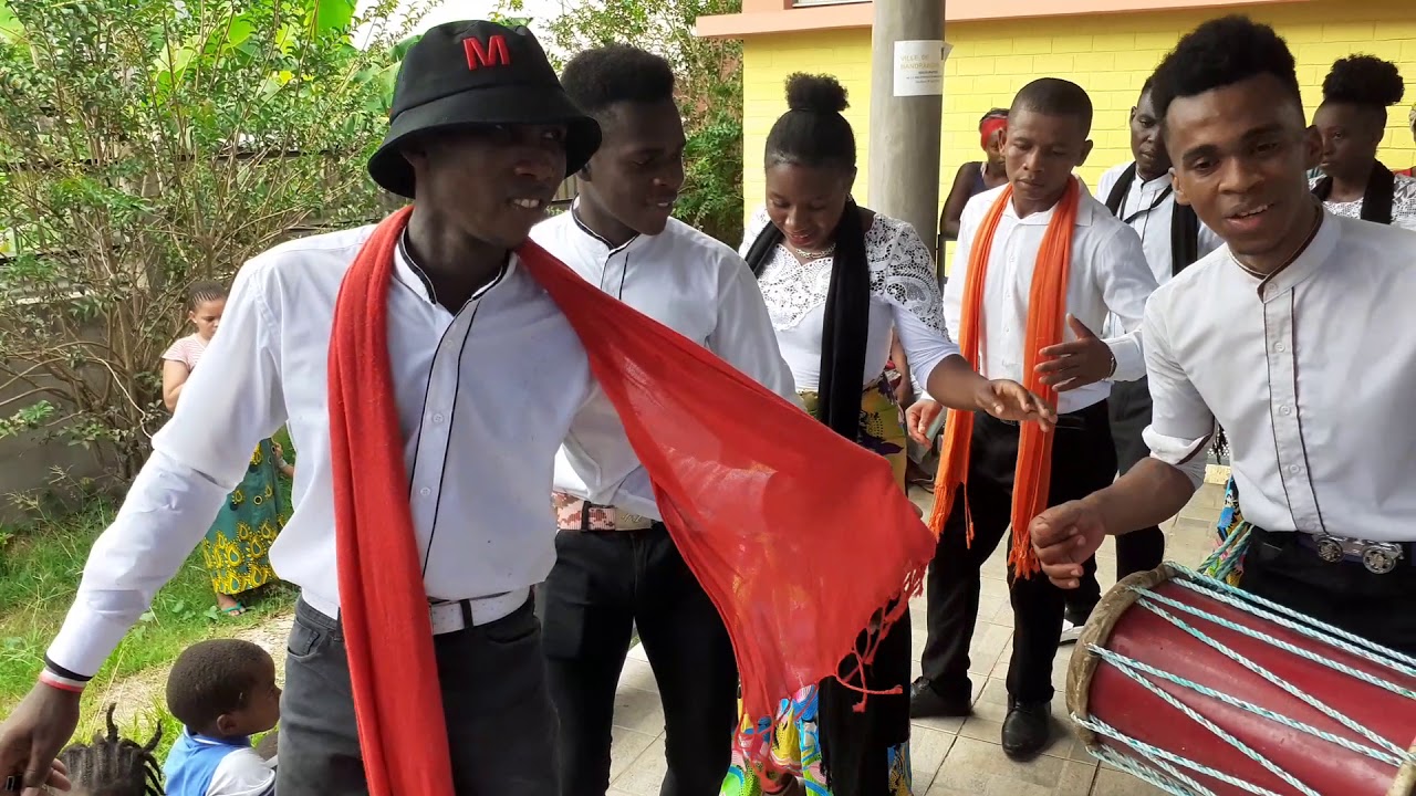 chigoma  maore  jeunesse mawa de DZOUMOGNE  au bibliotheque de dzoumogne  le 25/10/2019