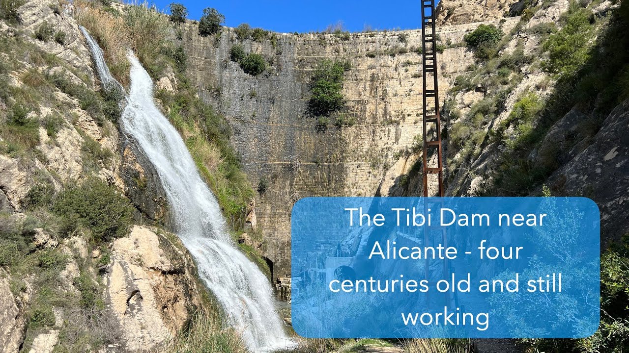 Walking to el Pantano de Tibi (the Tibi Dam)