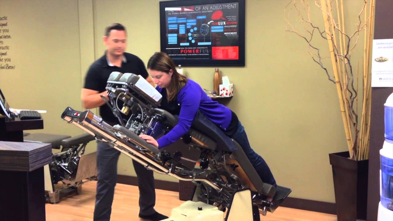 Kelowna Chiropractor Adjusting Pregnant Mom Terrible Back Pain First Pregnancy