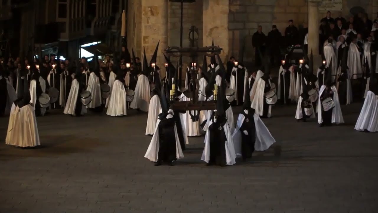 Así se vive una Noche de Lunes Santo