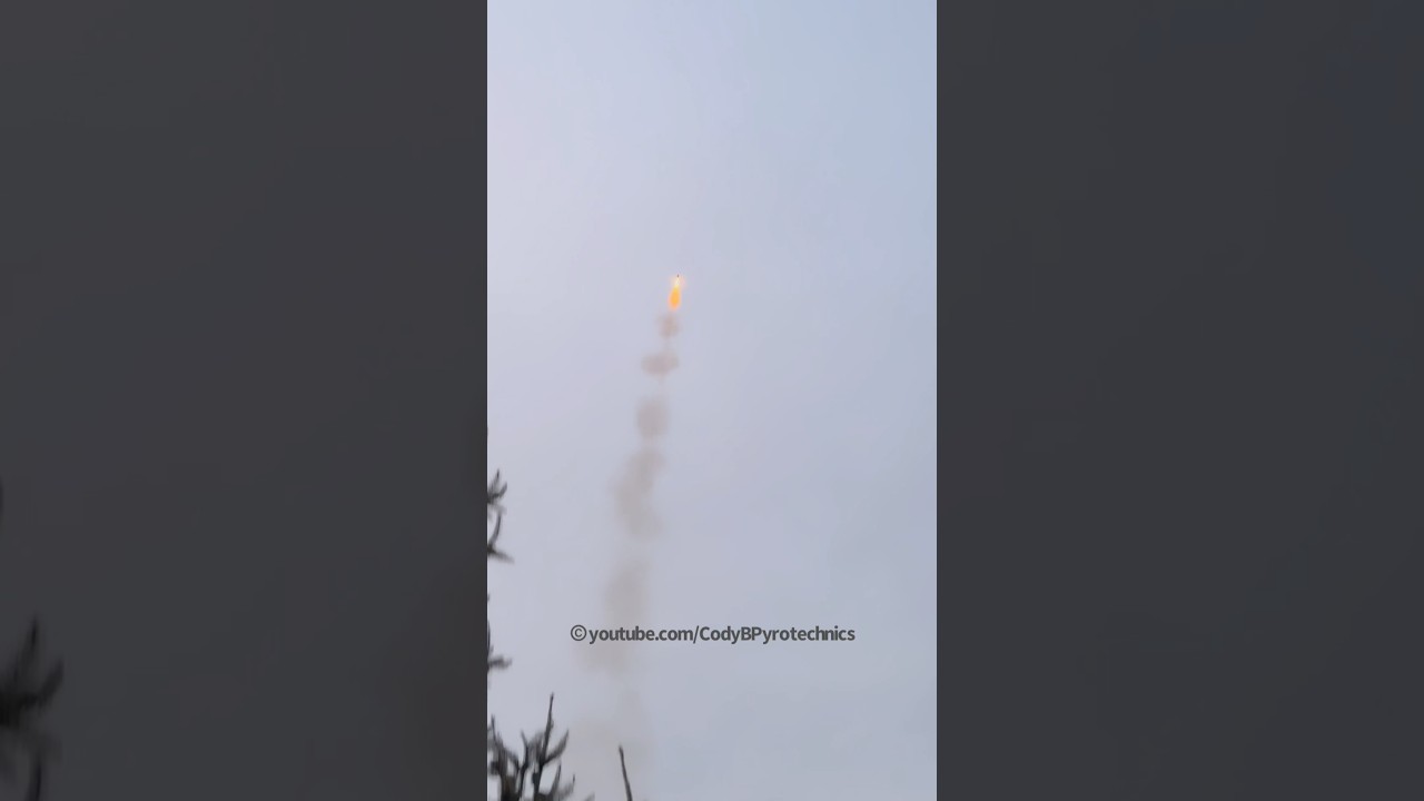 FARTING FIREWORK ROCKET #Fireworks #Firework #Pyro #Shorts