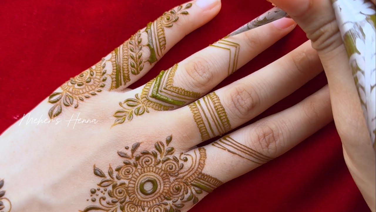 Замысловатый дизайн мехенди от Mehers Henna