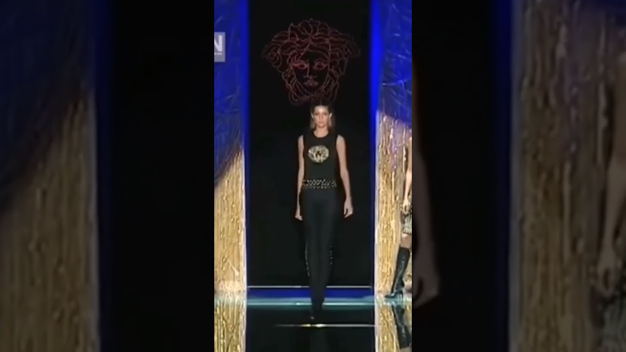 Gisele Bundchen opening for Versace 1999 fashion show