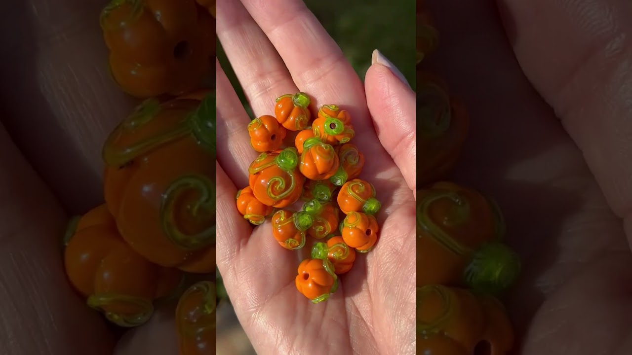 Making a Glass Pumpkin #shortsfeed #pumpkins #lampwork #glassart #glassblower