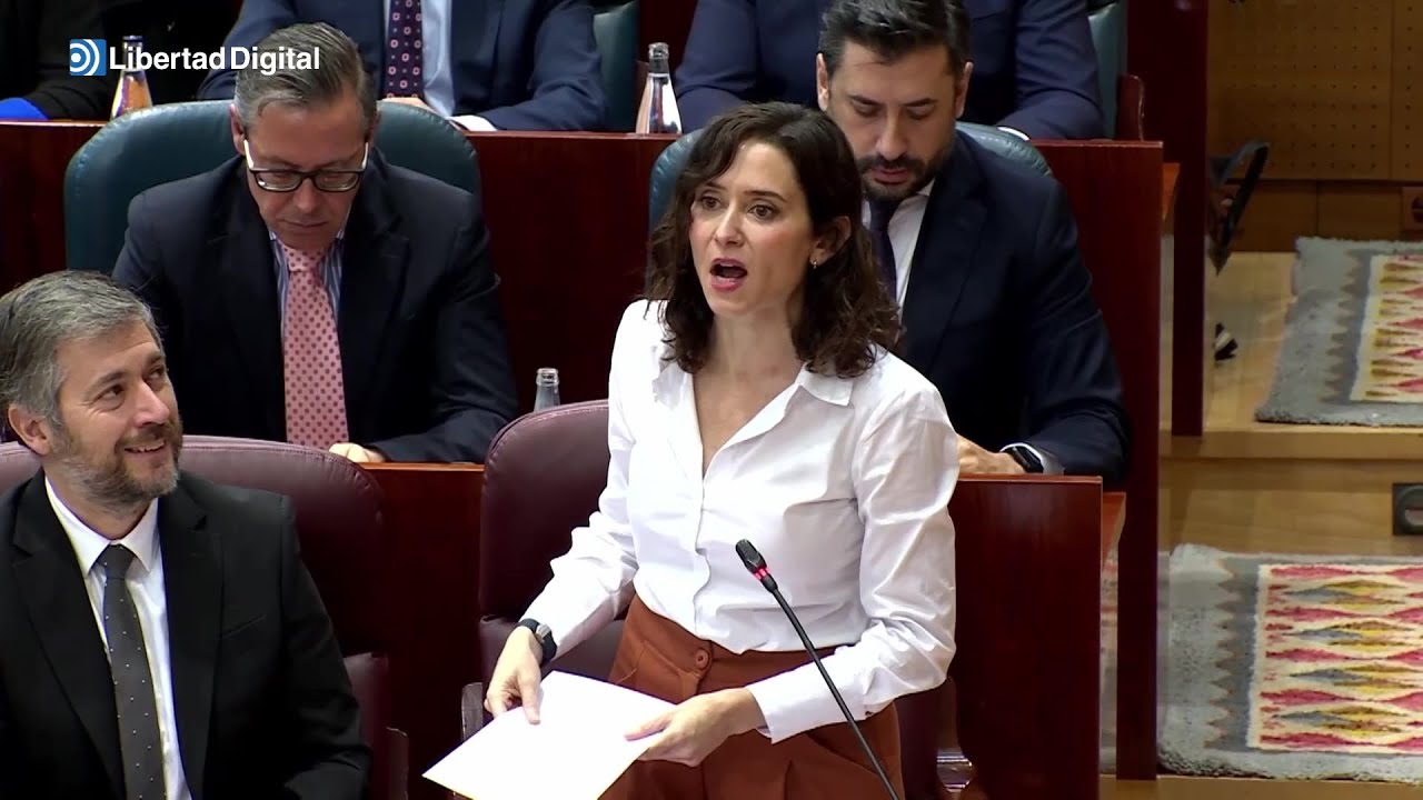 Ayuso deja en evidencia las campañas del PSOE en un minuto: 