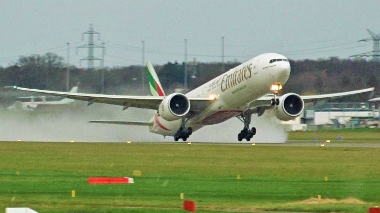 [FullHD] Emirates Boeing 777-300(ER) takeoff at Geneva/GVA/LSGG