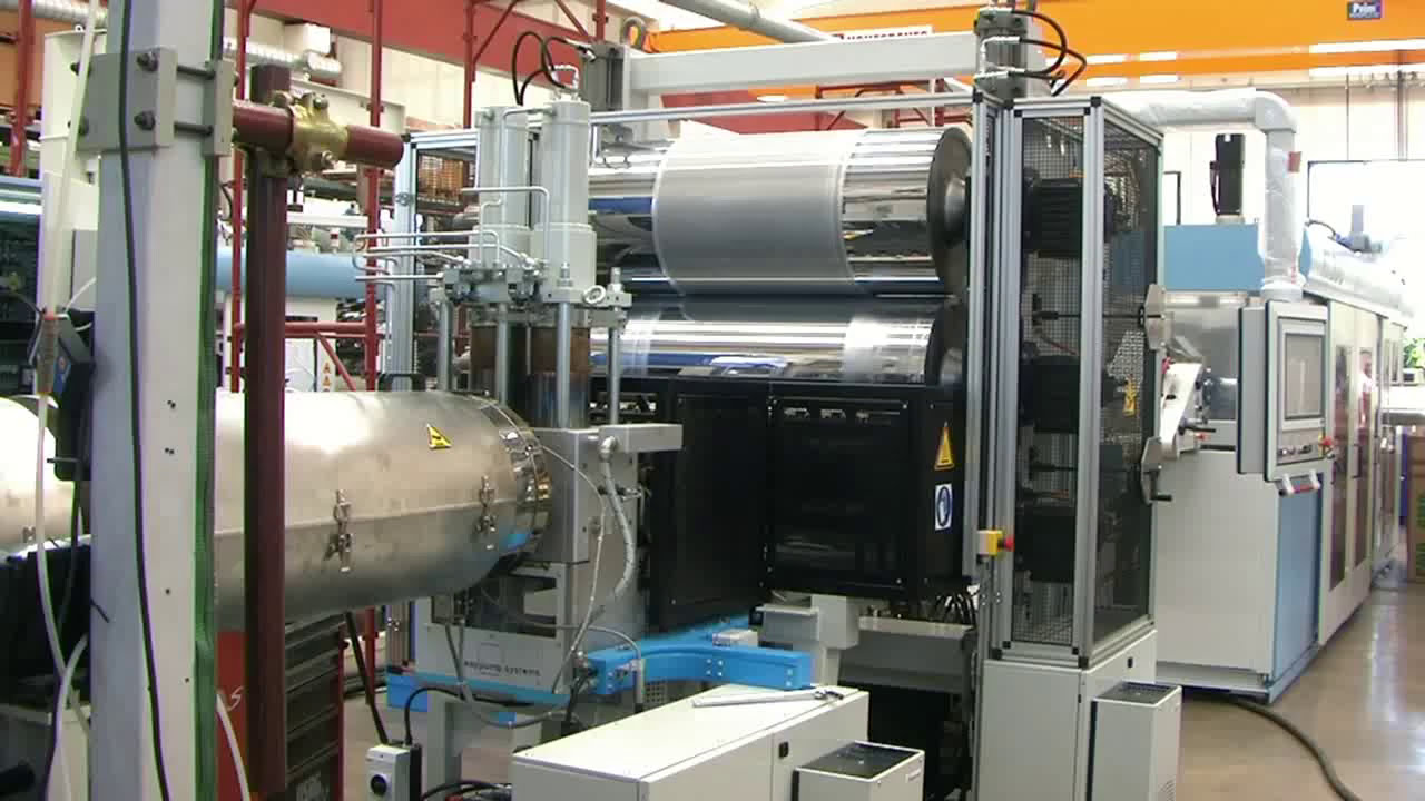 PP Yogurt - INTEC FT 500 with RS7 Rotostacker - 22 cavities