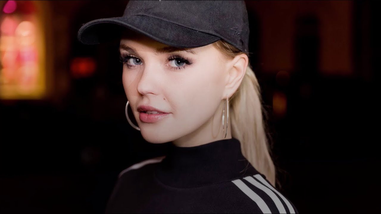 Deutsches It Girl im Porträt   Wie Jana Weilert zu Bonnie Strange wurde