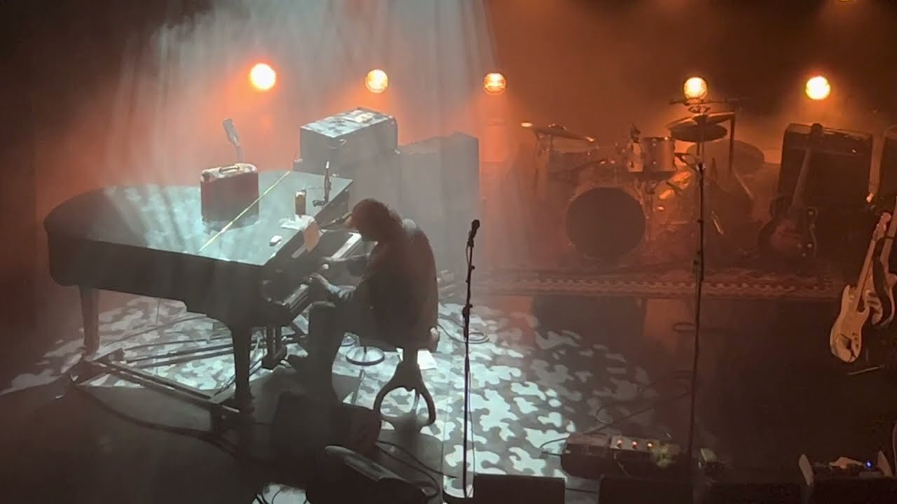 Daniel Norgren med band. Like There Was a Door and If you look at the picture too long.