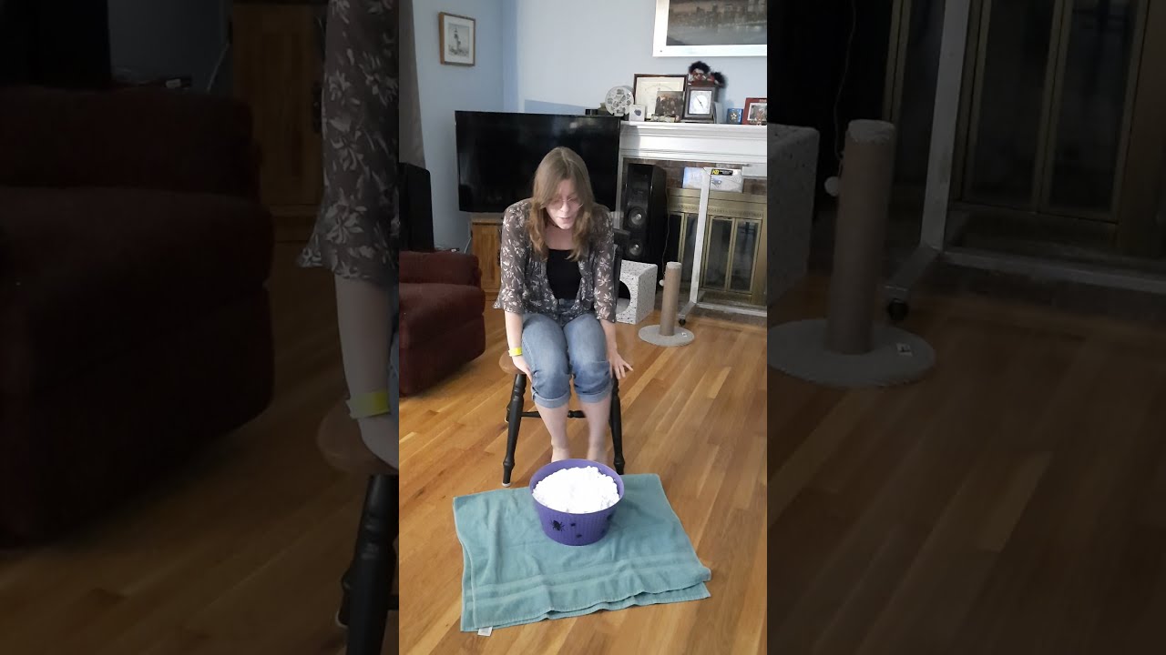 My friend Emily doing a Halloween 2021 Muscular Dystrophy awareness challenge!😊🎃💚#2021 #mdachallenge