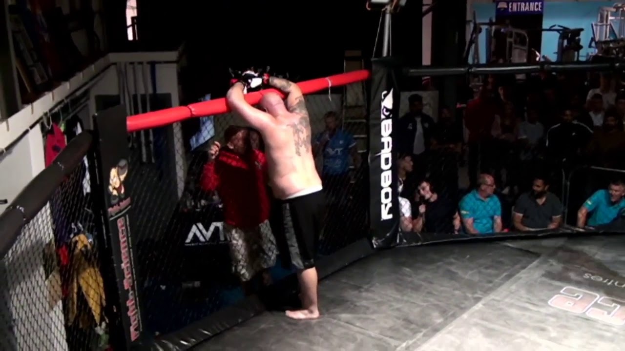 CRAZY HEAVYWEIGHT AMATEUR FIGHT - ADAM WHEATLEY VS MICHAEL MURDOCH - RISK FIGHT LEAGUE