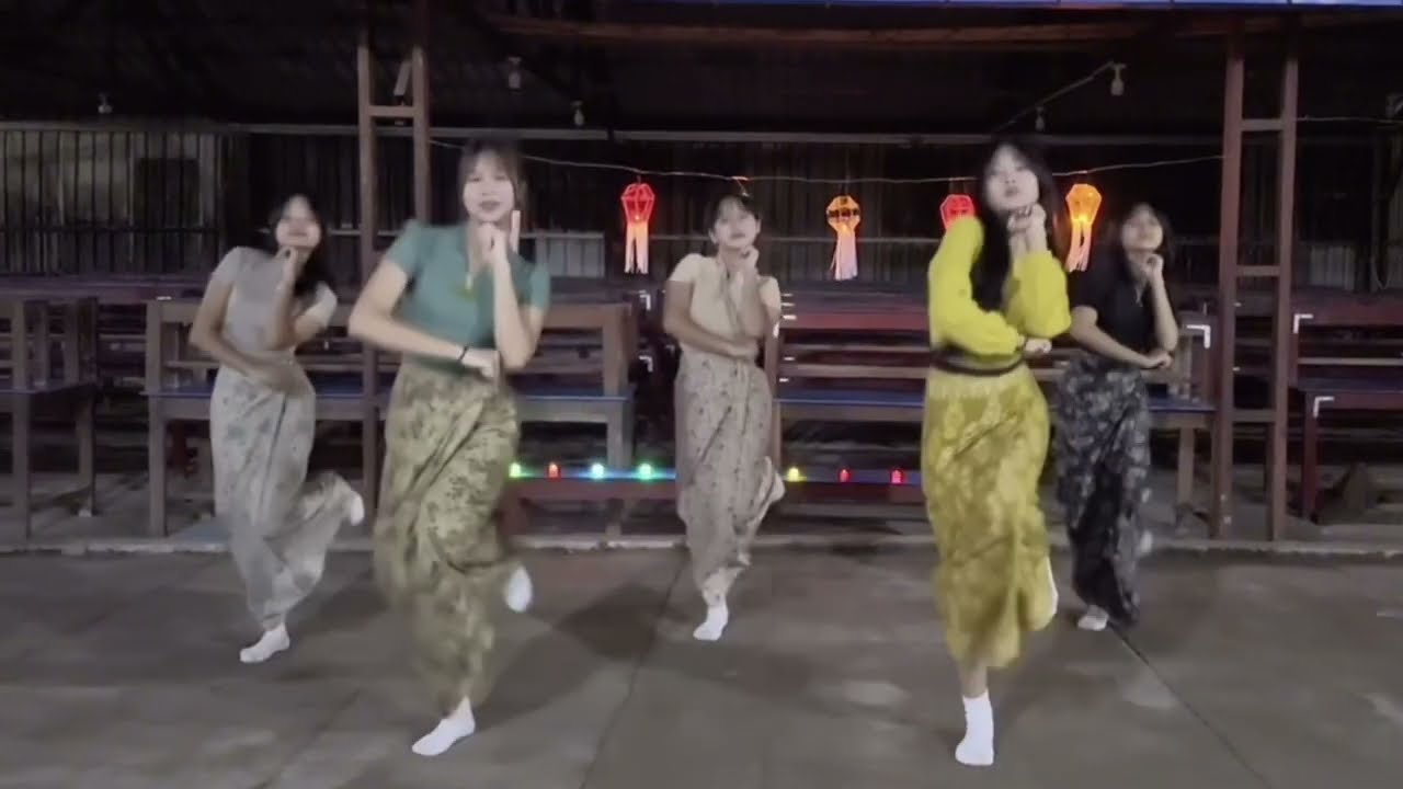လွှမ်းပိုင်-မီးပုံပွဲ 💛🎇 (Cover dance) #myanmar#dancecover#dancers#trending#fyp 