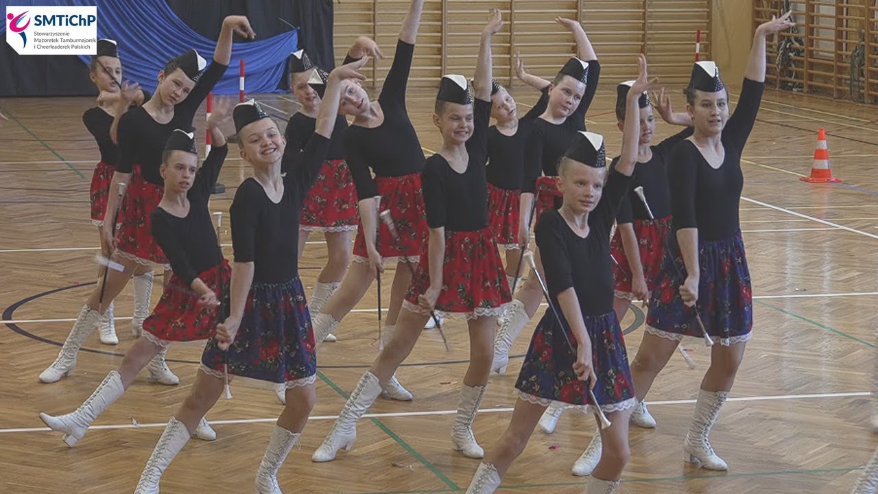 BATON JUNIORKI FORMACJE SCENA - MAŻORETKI NCK 