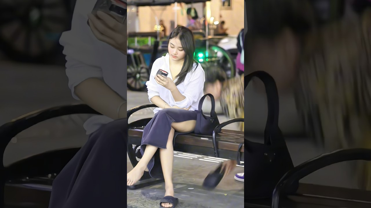SALFOK !! Gadis muda cantik kebingungan ilang sandalnya #laugh #funny #shorts #trending