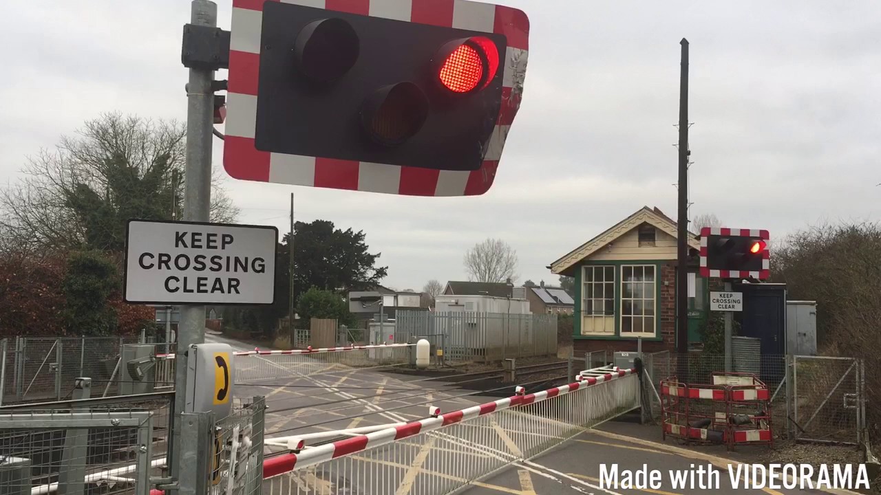 Eccles road Station Level crossing 8/1/17