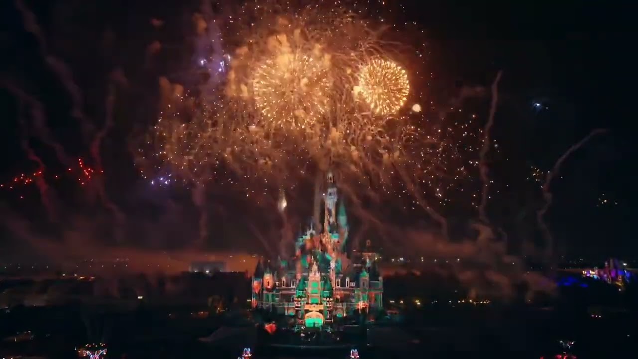 Шанхайский Диснейленд отмечает свою 10-ю годовщину!