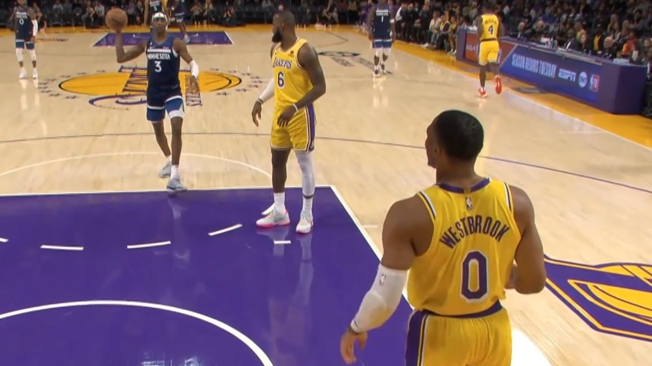 Russell Westbrook and Jaden McDaniels throw the ball back and forth at each other 😂