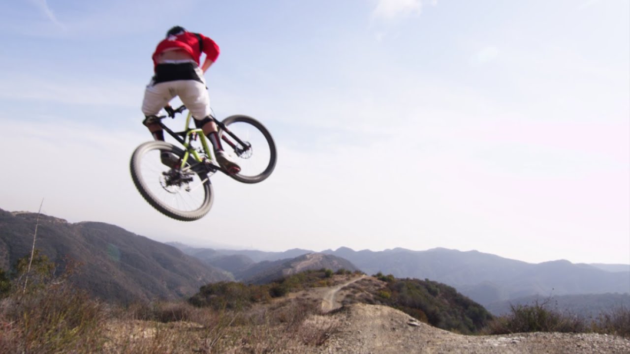 Fistfuls of Sand | On Track With Curtis Keene: S1E3
