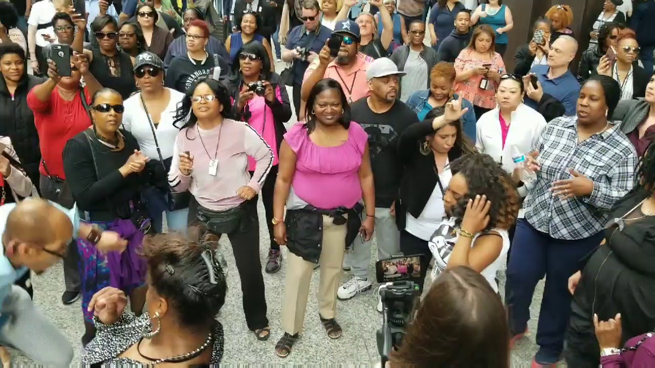 Chosen Few DJs Hot Lunch Dance party at Daley Plaza