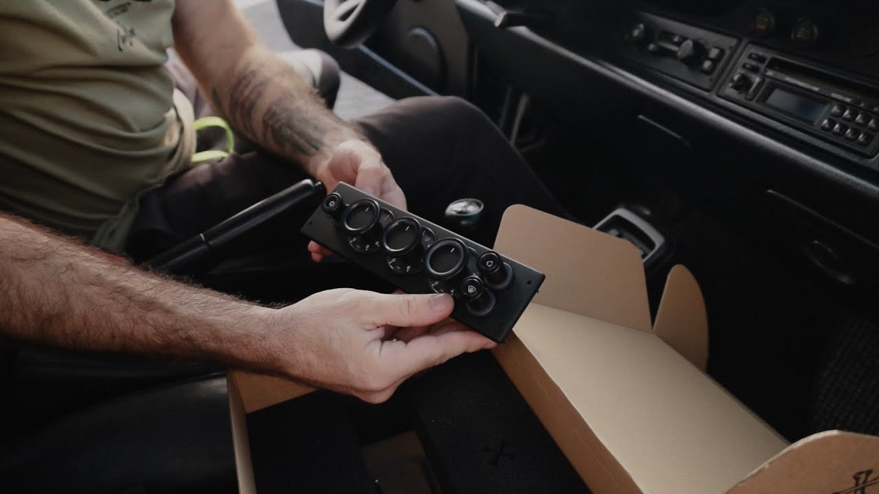 How to install the CarBone AC panel dedicated for Porsche cars - models 964/993?