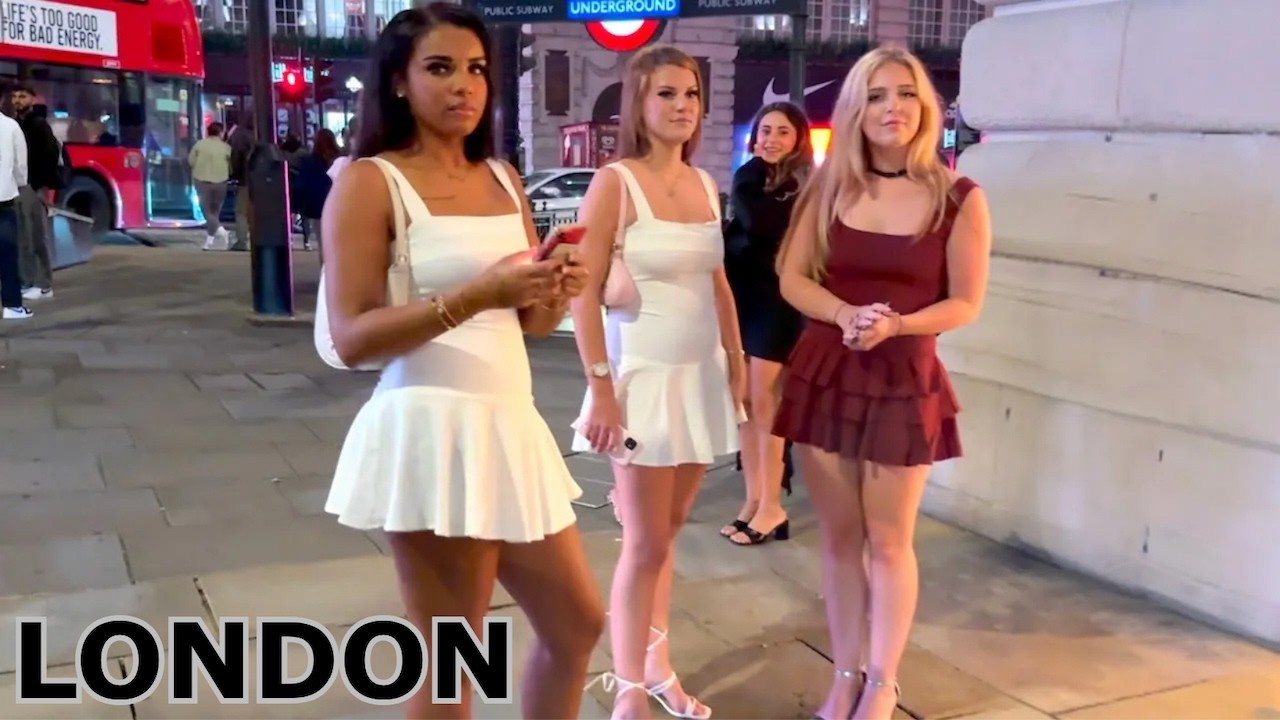 London Single Ladies Nightlife District 🇬🇧 Summer Night Walk