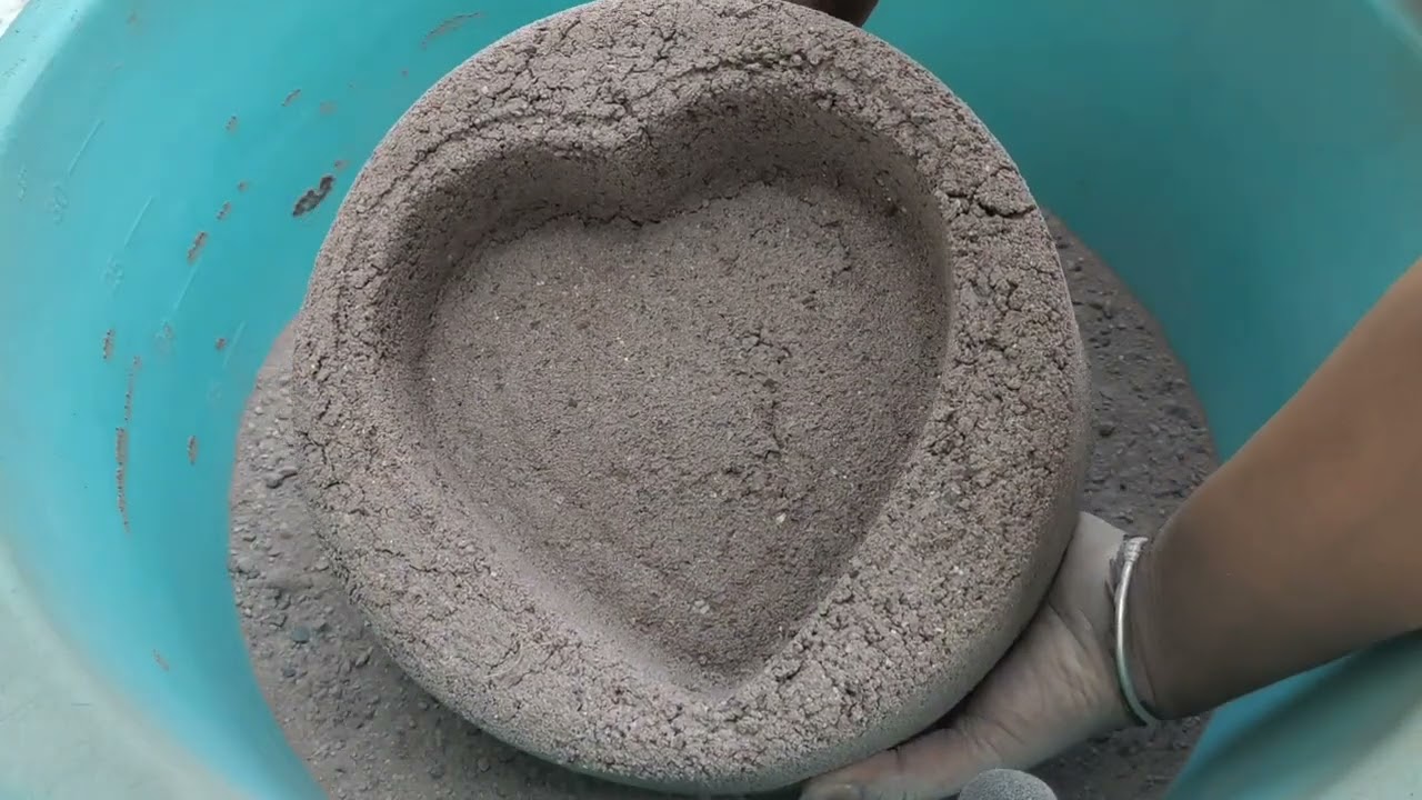 Asmr - Gritty dusty 🌪️ huge beautiful ❤️ shape crumbling dry and water 💦💦