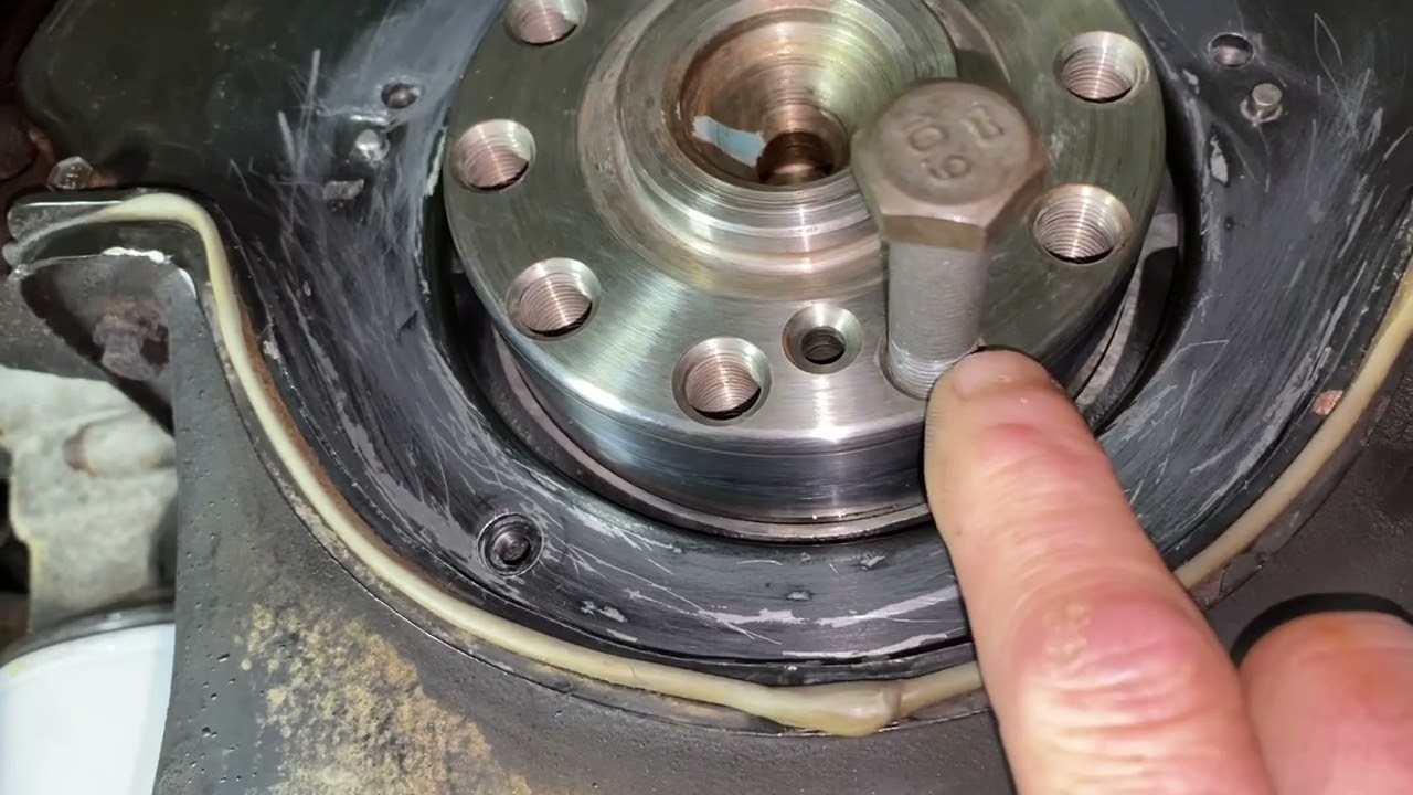 Замена заднего главного сальника 7.3 л! При выходе из строя трансмиссии ПРОВЕРЬТЕ ВСЁ!