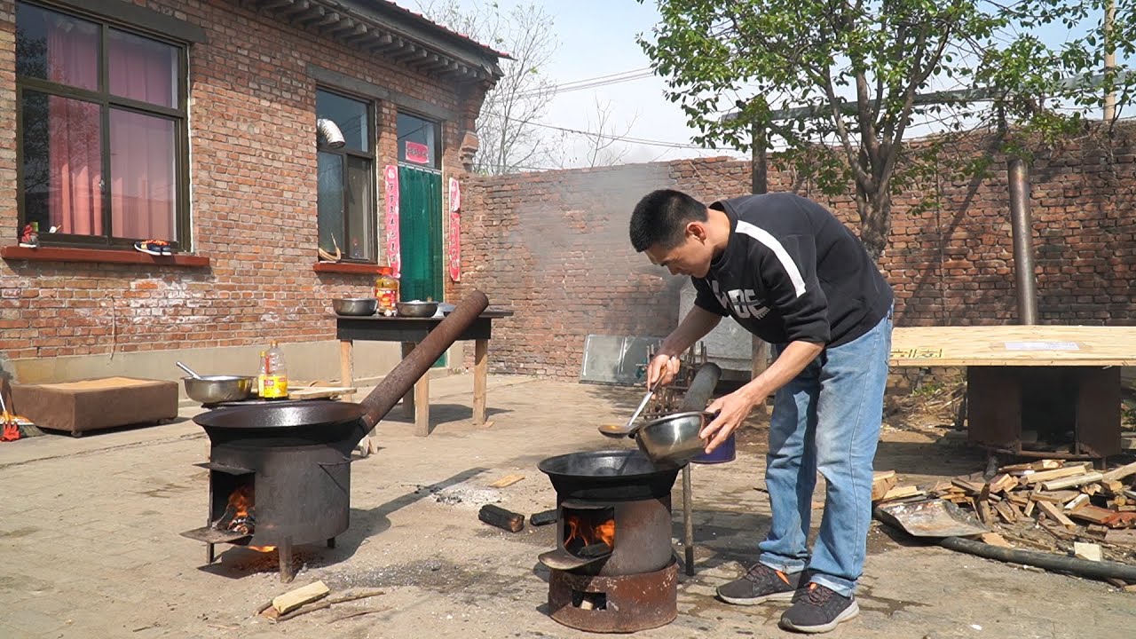 【食味阿远】阿远今天帮人加工食材，丸子、肉片提前做，忙活一天都是大工程 | Shi Wei A Yuan