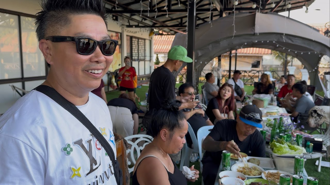 Mark Gin Zaap and  Konbannok ພາ FC ມາຈາກເມືອງ Fresno California ມາຢາມ