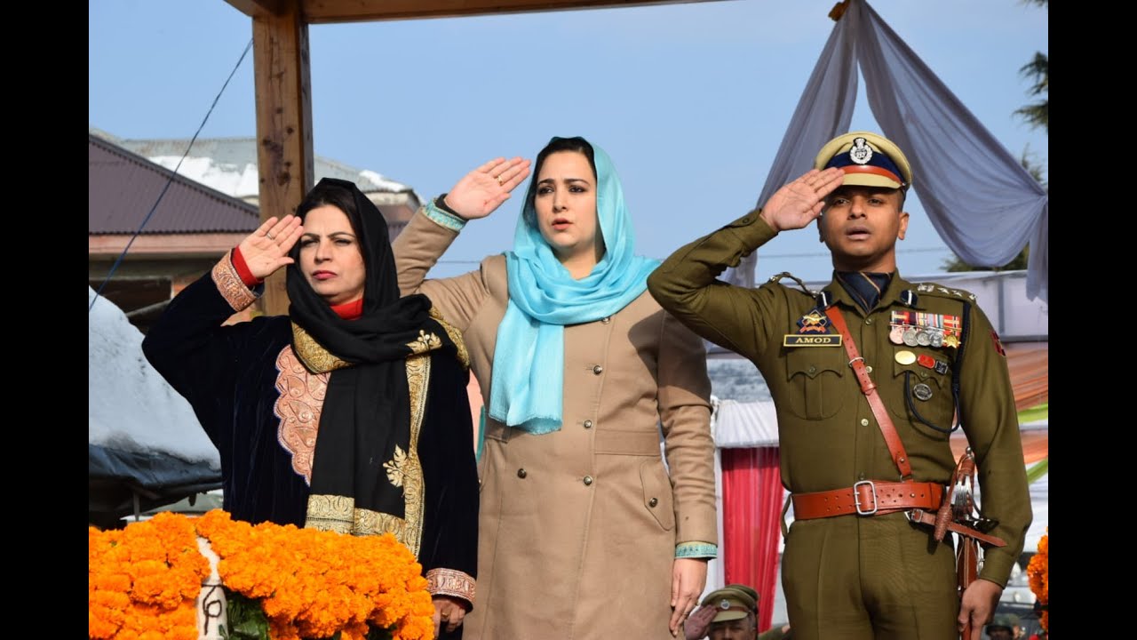 Republic Day Celebration: DDC Chairperson Safeena Beigh Unfurls Tri-Color at Baramulla