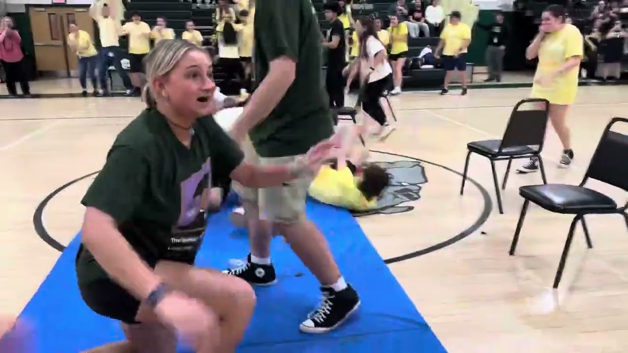 Lindenhurst HS class wars 2024 balloon pop relay