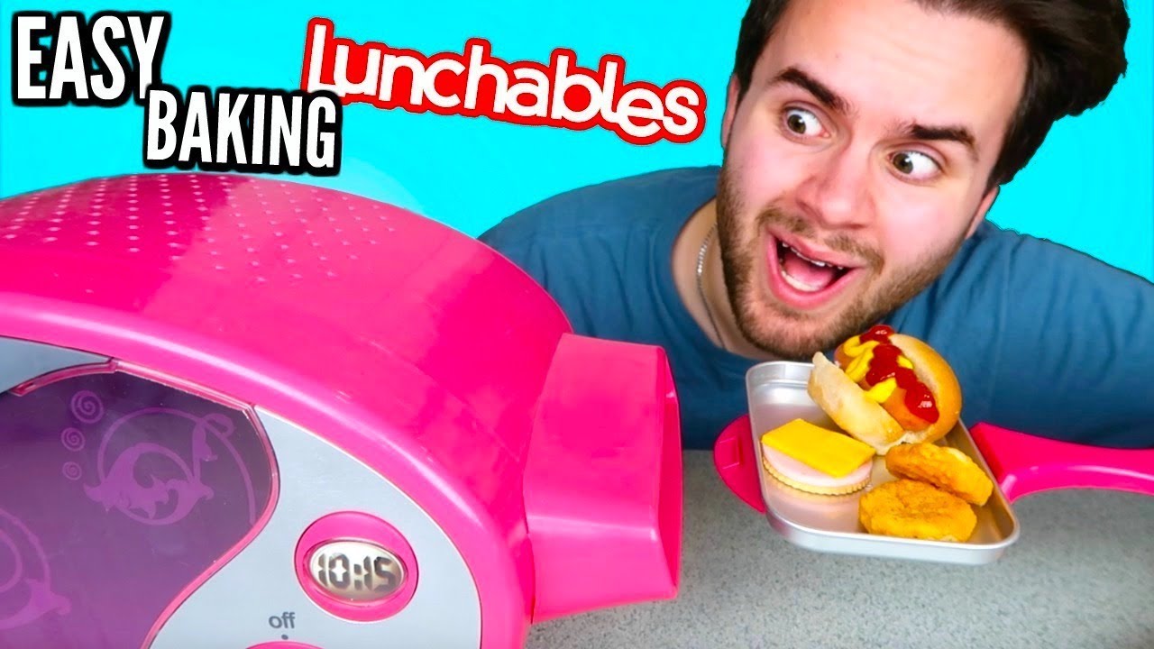 COOKING LUNCHABLES IN AN EASY BAKE OVEN! - Trying Lunchables Taste Test DIY!
