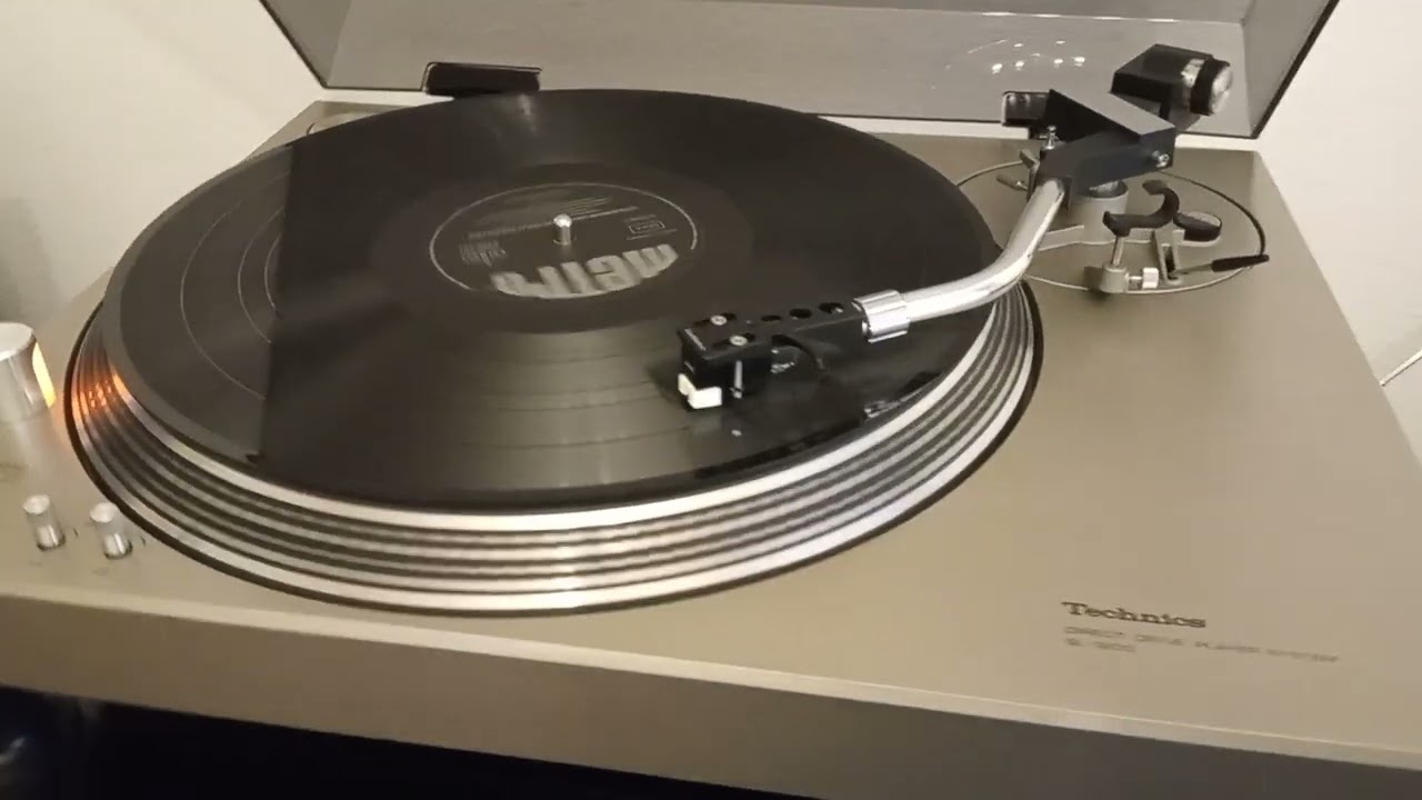 Technics SL-1200MK1 / SHURE M44G