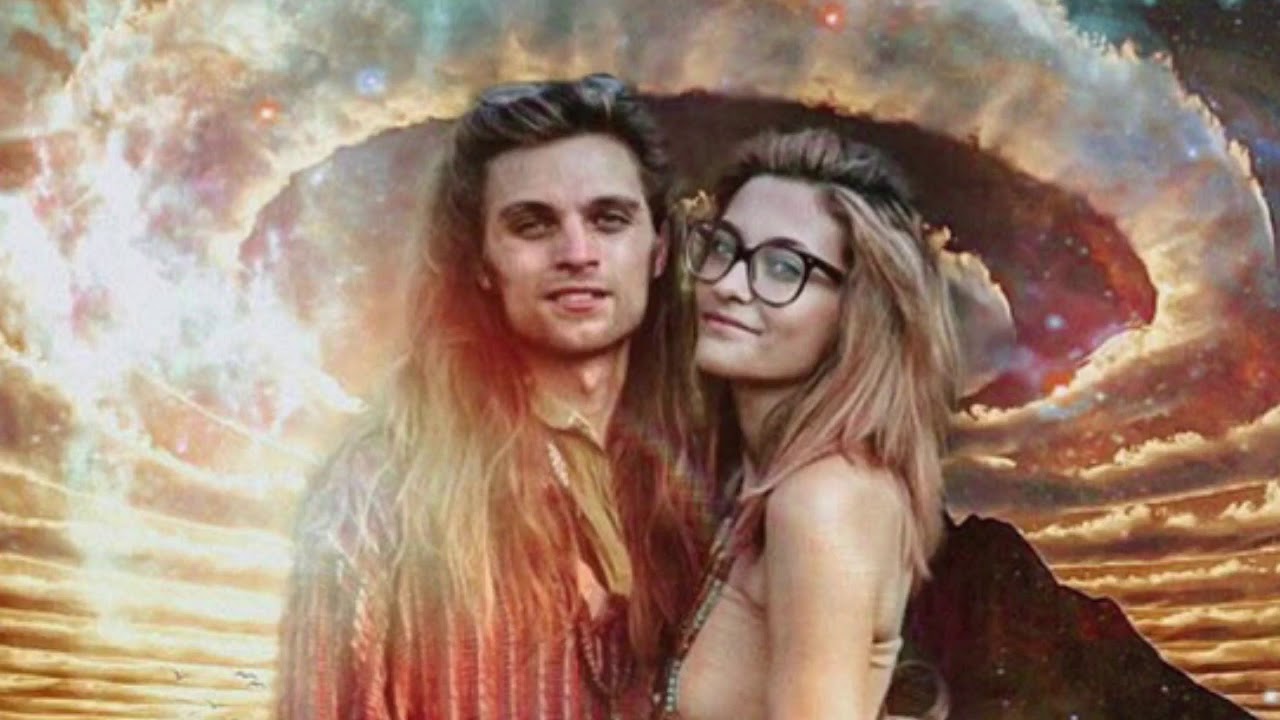 Paris Jackson covers Elvis ‘Can’t help falling in love’