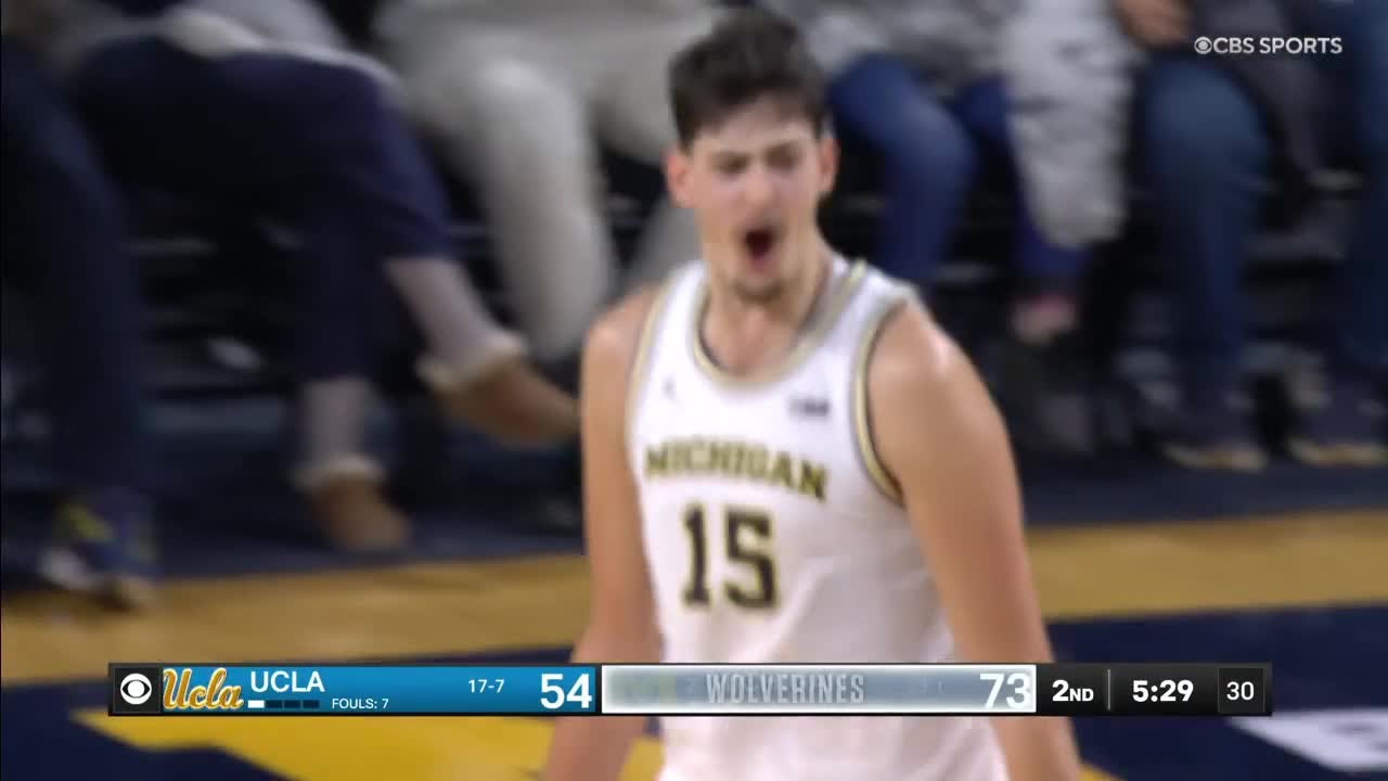 Aday Mara With the Reverse Jam vs. UCLA | Michigan Basketball