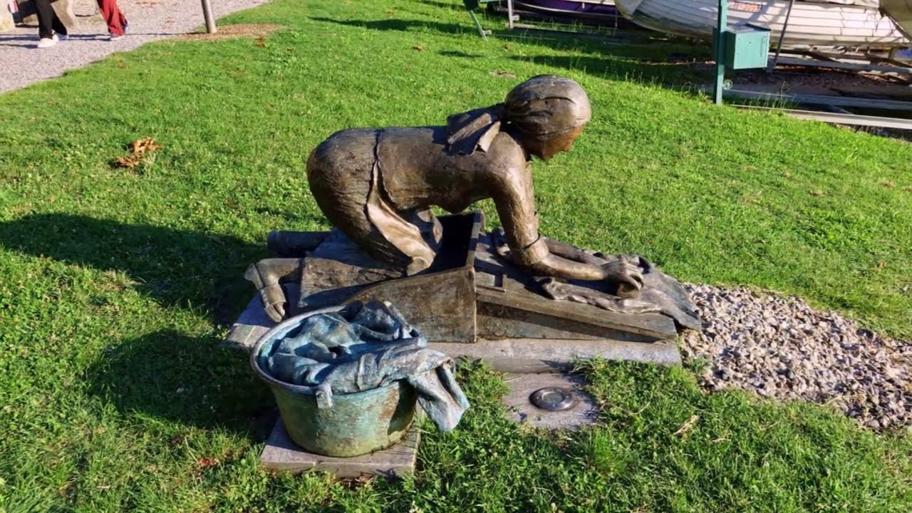 BISSONE (CH) Chiese di S. Carpoforo e di S. Rocco con interni + statua Lavandaia + Panorama Lago