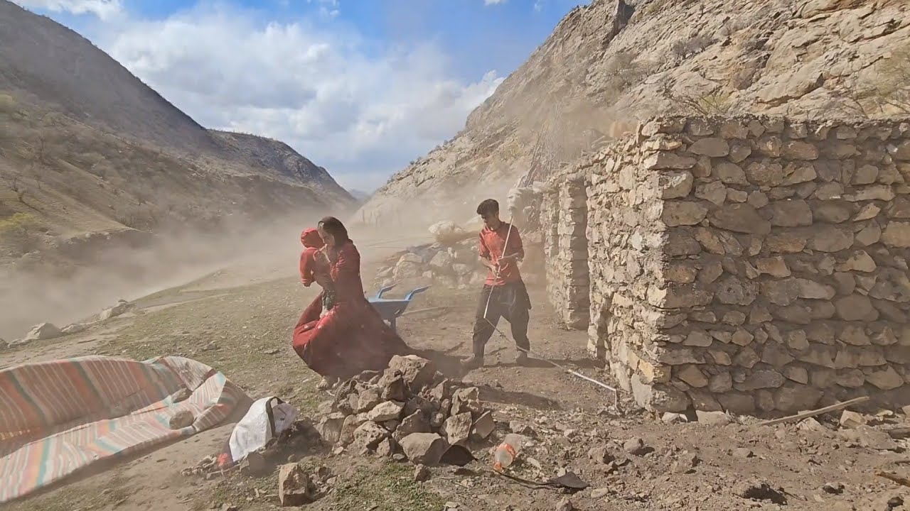 A sudden storm destroyed a nomadic family's life! Their belongings fell into the river 🌪️🌊