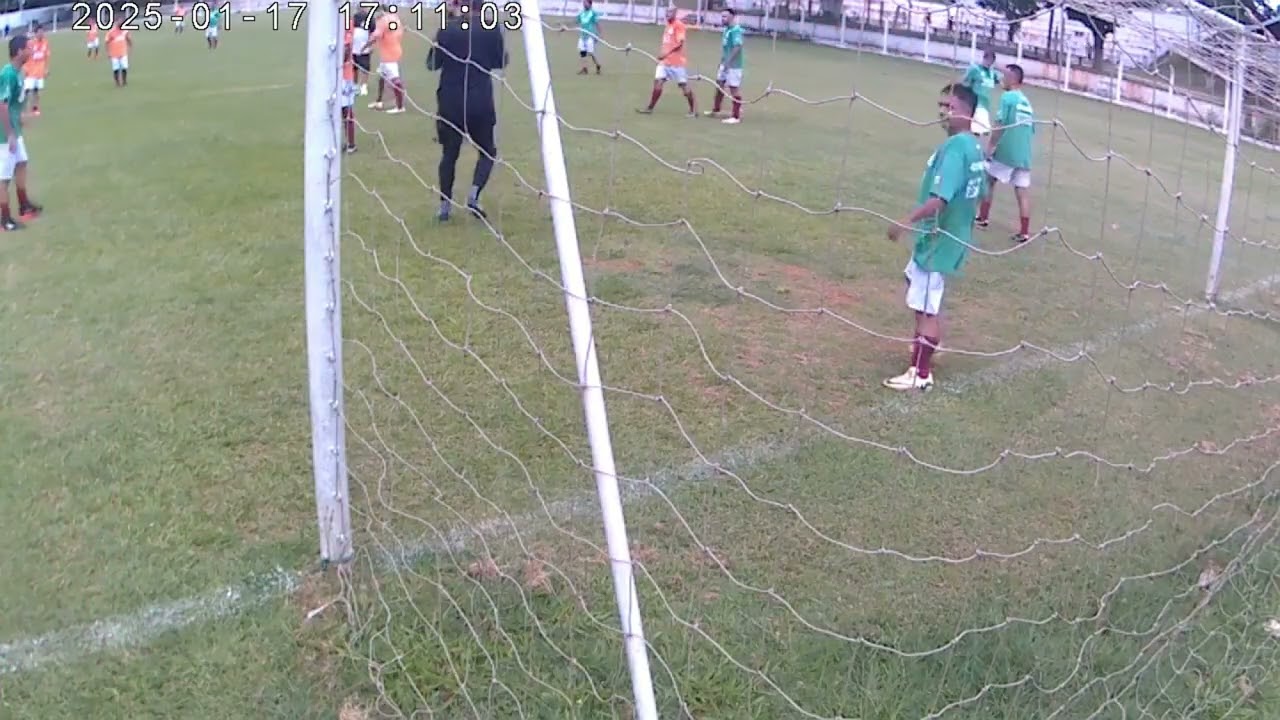 Com várias defesas incríveis, fui decisivo para conquistar a vitória no rachão.