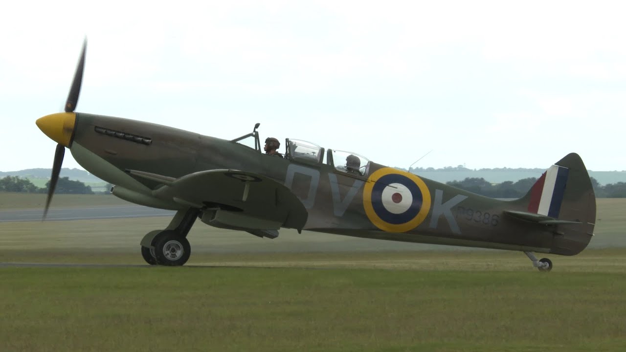 173-1. Spitfire T.IX - PT462 - ARCo Duxford Flight Experience - Antony Spurrell - 65th Birthday (4K)