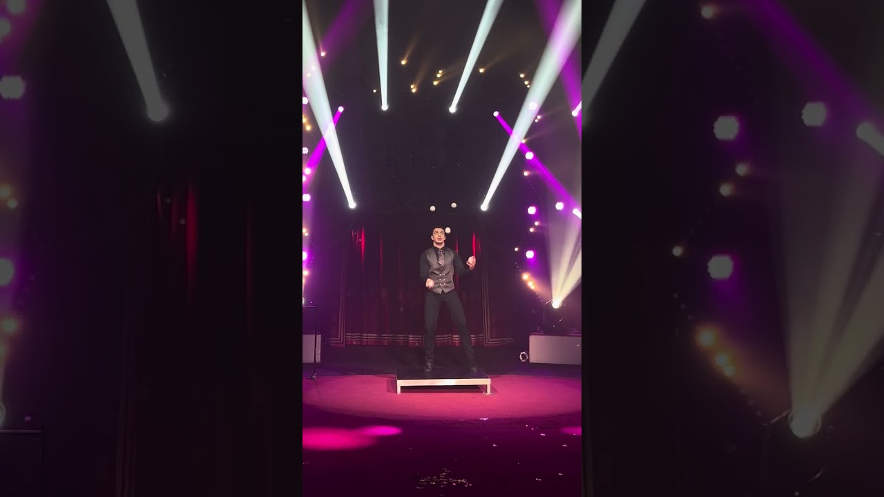 Circus Louis Knie Linz 2026 bouncing ball juggling 