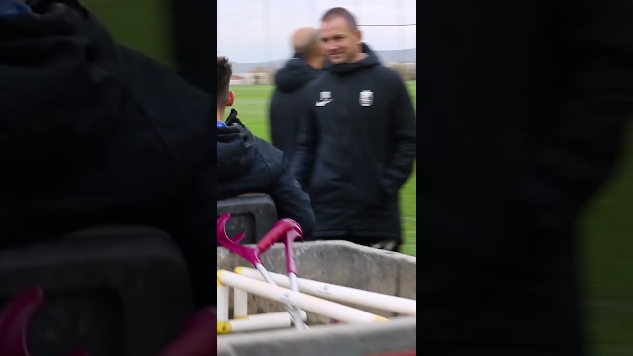 Game day vibes: supporting the team through injuries #granadacf