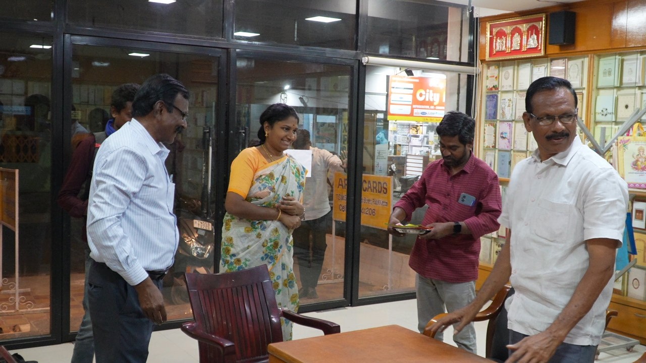 புதுக்கோட்டை சட்டமன்ற தொகுதி  NTK வேட்பாளர் எழிலரசி மாற்றத்தை விரும்பும் மக்களின் மாநாடு அழைப்பிதழ்.