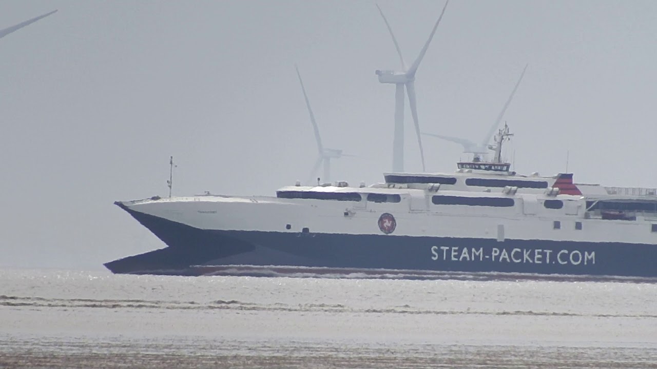Shipping in the Mersey Estuary