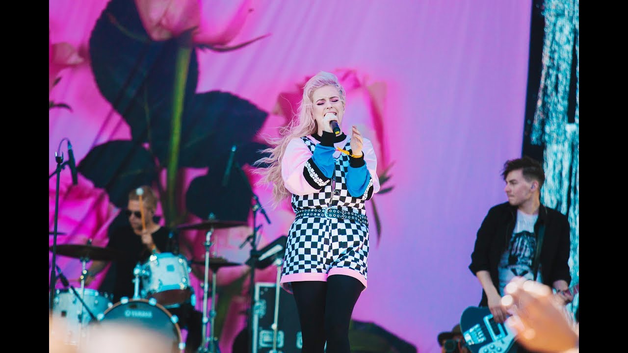 Ellinoora - Bäng bäng typerä sydän (feat. eetu) - live at Ruisrock 2018