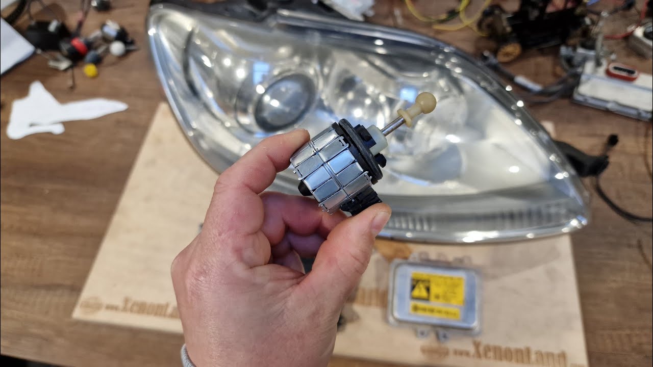 VW Golf PLUS XENON headlight LEVELLING (RANGE ADJUSTMENT, ACTUATOR) MOTOR REPLACEMENT 2004-2014