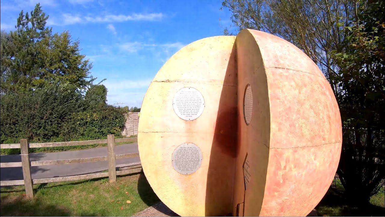 Kayaking the Bridgwater and Taunton Canal - The Somerset Space Paddle