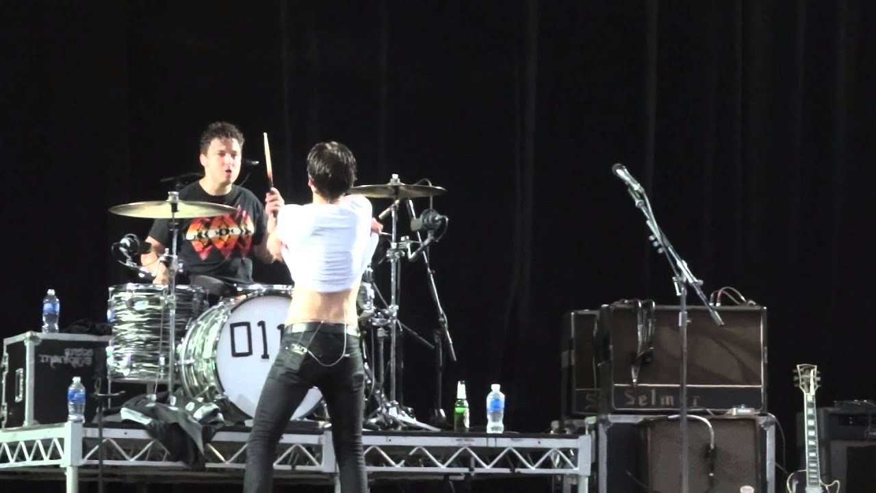 Alex Turner Shirt Off [Squamish]