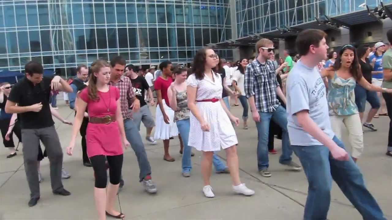 SWING DANCE FLASH MOB